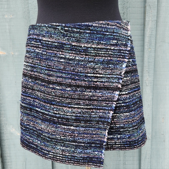 Diane von Furstenberg Wrap Effect Short Skirt Size 4 Tweed Texture Blue Black - Picture 2 of 10
